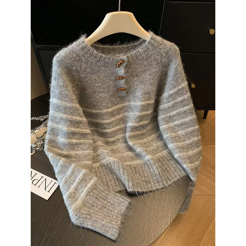 Damski sweter w paski z wełny  – Shirts recenzja i cena