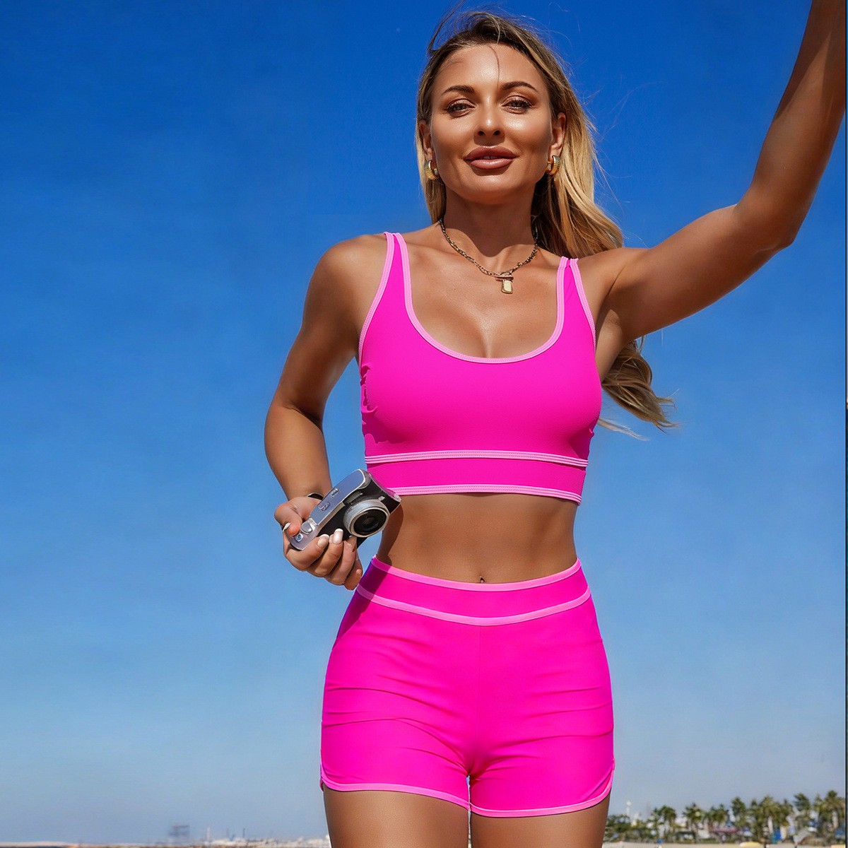 Oliwkowozielone bikini, bezręk – Shorts recenzja i cena